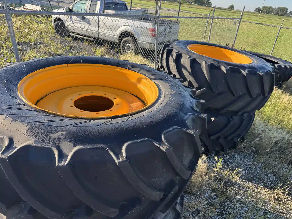 Gallery image 1 for Used Mitas 650/65R38 Tires