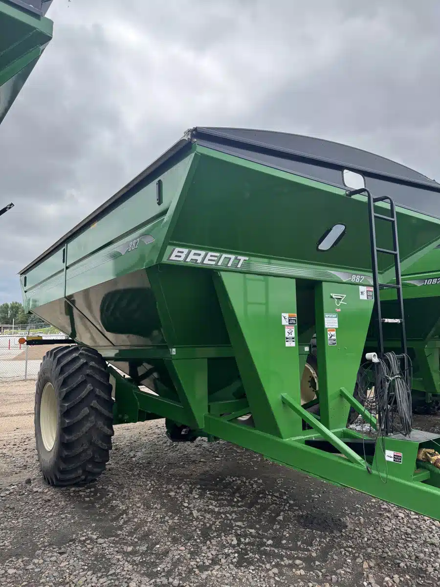 Gallery image 2 for Used 2013 Brent 882 Grain Cart