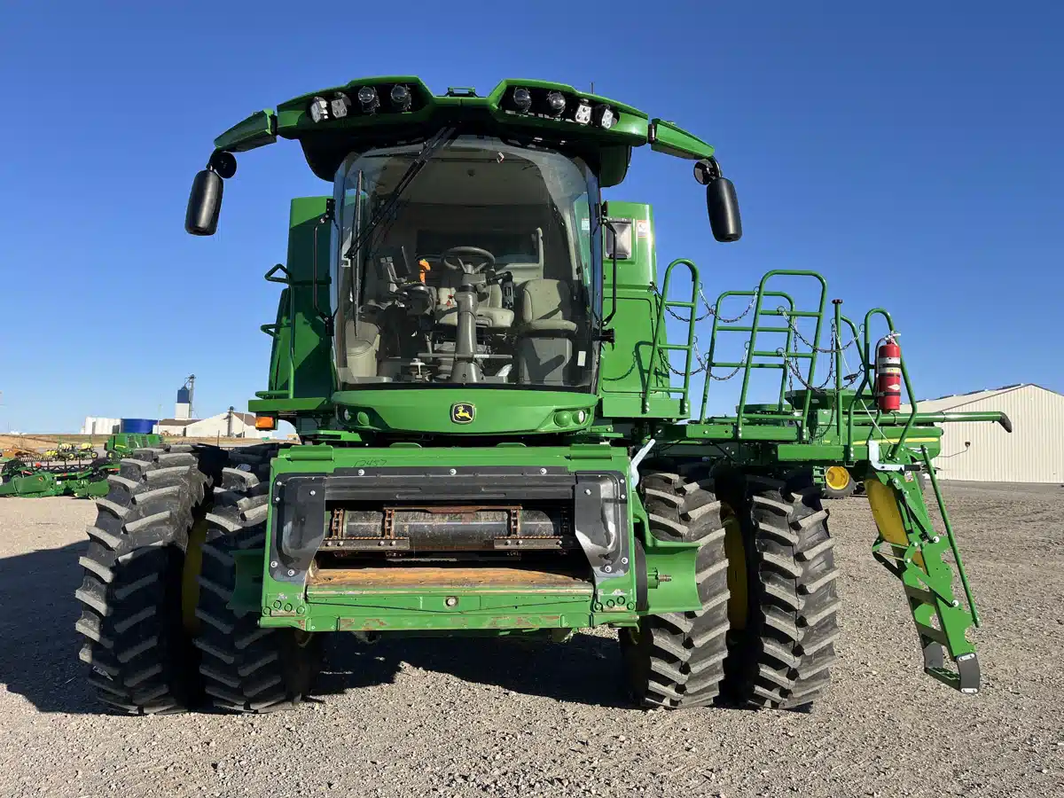 Gallery image 2 for Used 2024 John Deere S780 Combine
