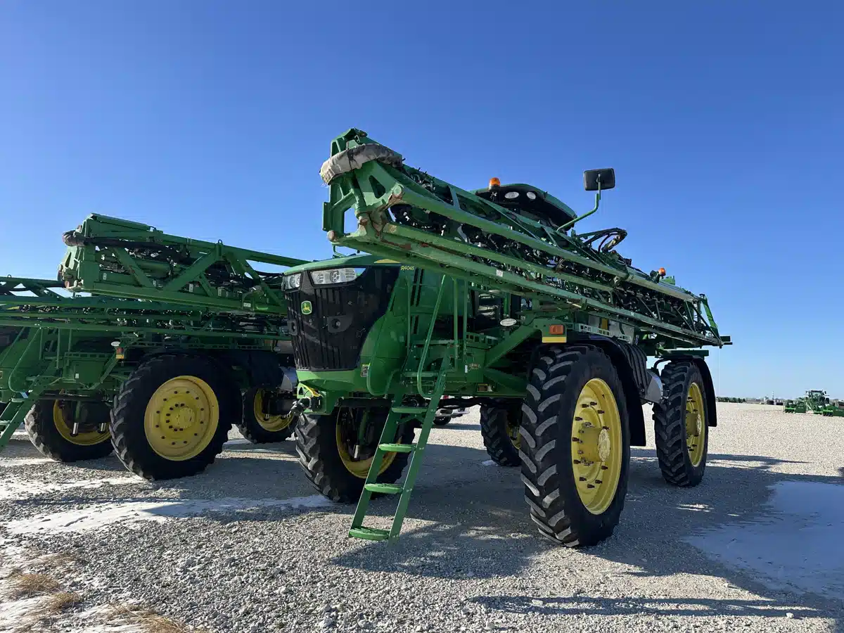 Gallery image 1 for Used 2015 John Deere R4045 Sprayer - Self Propelled
