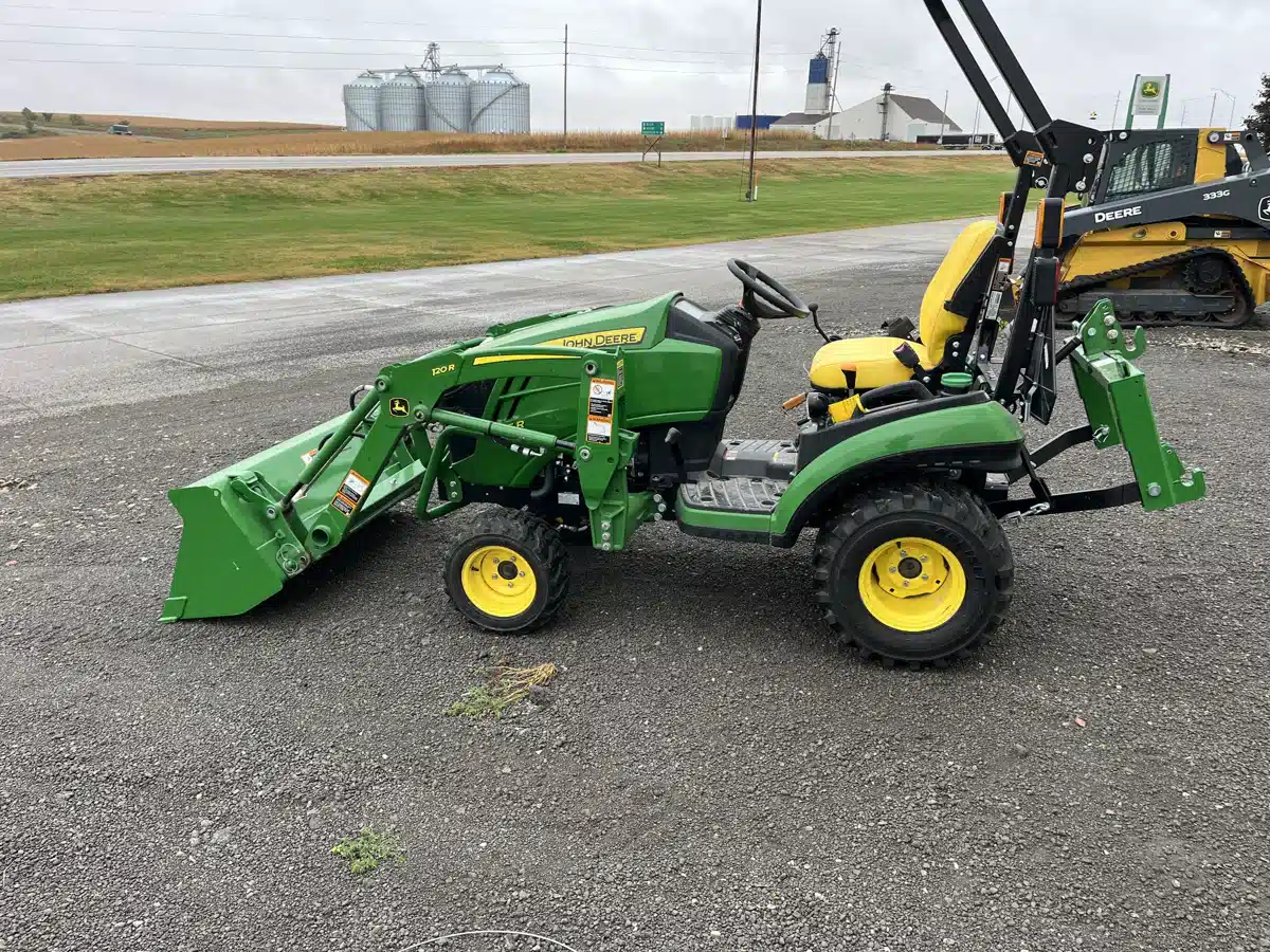 Gallery image 1 for Used 2024 John Deere 1025R Tractor