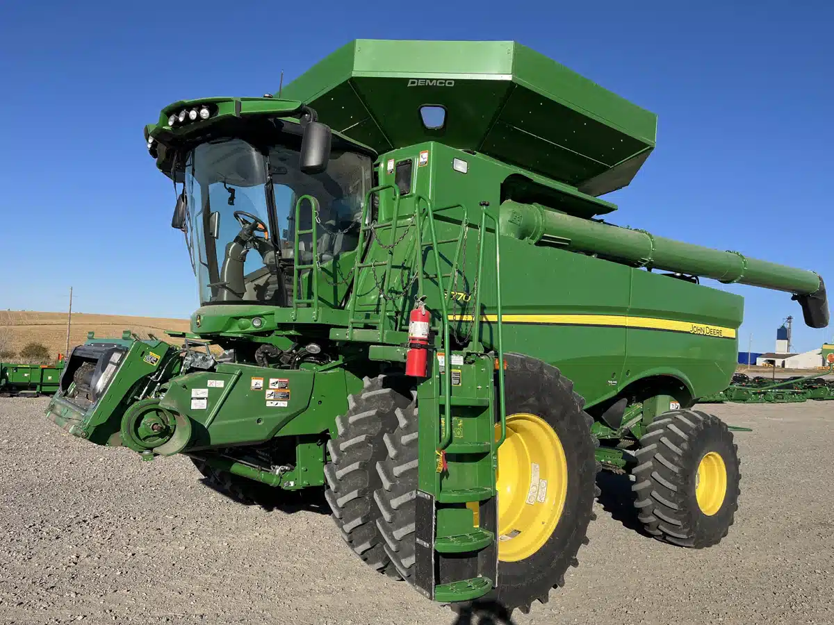 Gallery image 1 for Used 2021 John Deere S770 Combine
