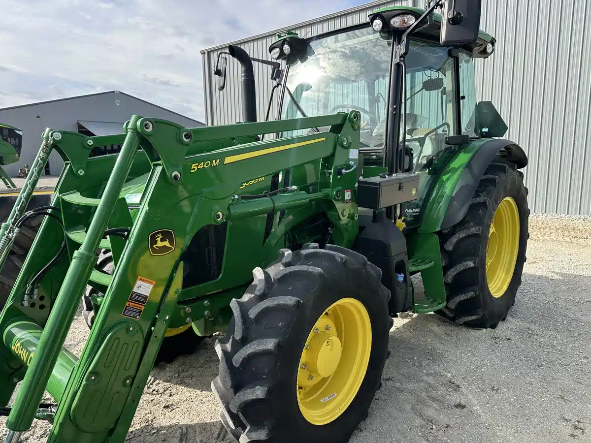 Gallery image 2 for Used 2023 John Deere 5095M Tractor