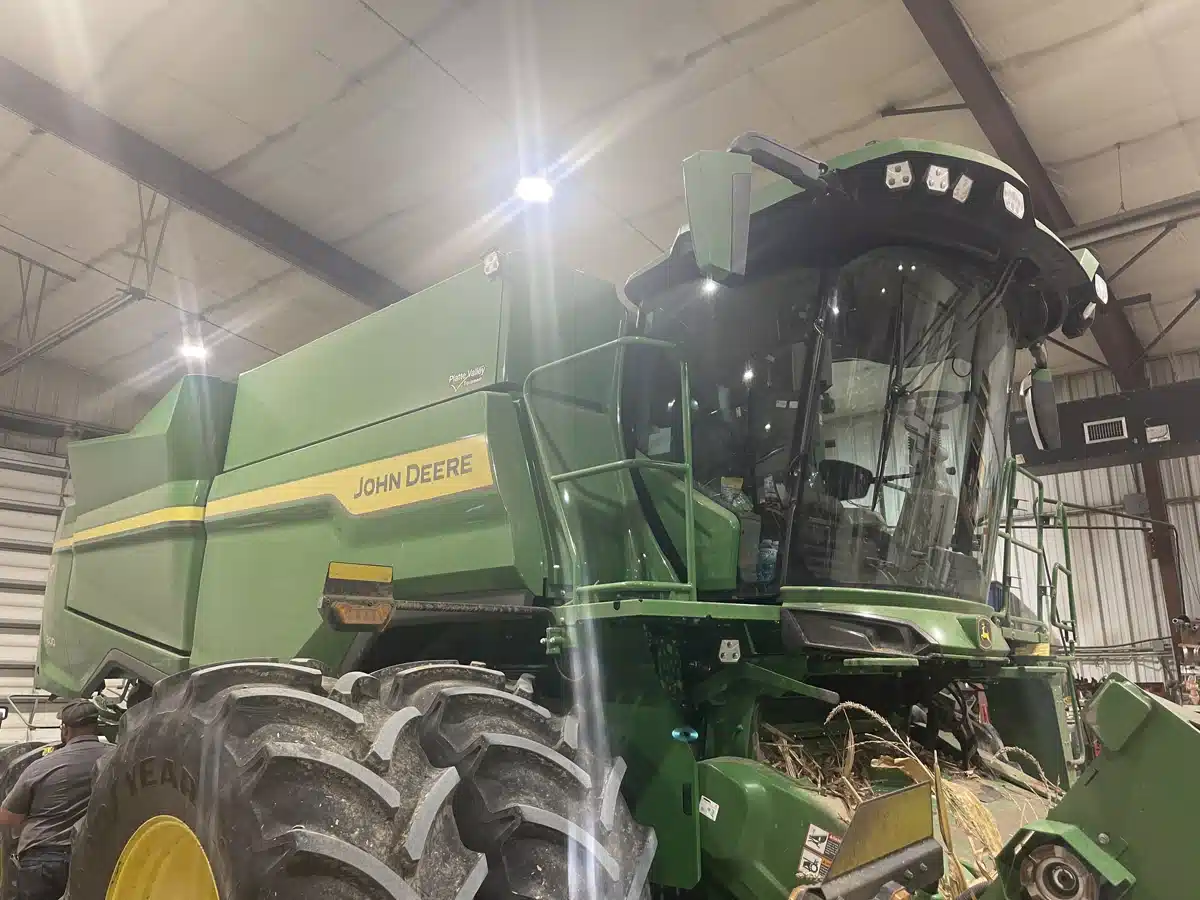 Gallery image 2 for Used 2025 John Deere S7 800 Combine