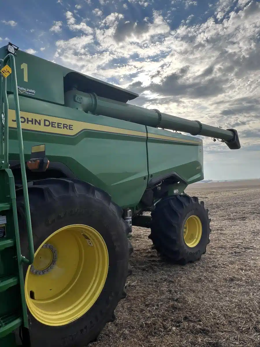 Gallery image 2 for Used 2025 John Deere S7 800 Combine