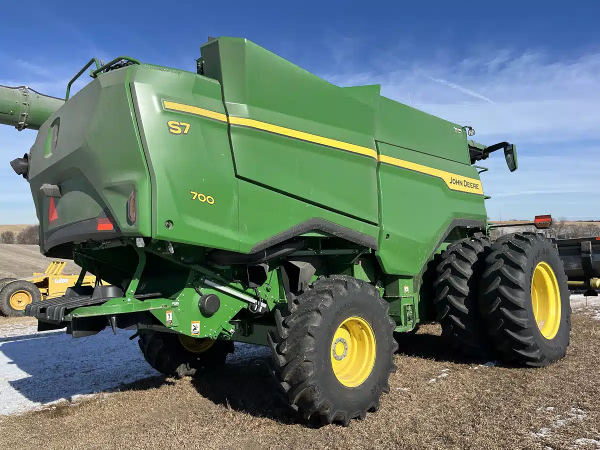 Gallery image 2 for 2025 John Deere S7 700 Combine