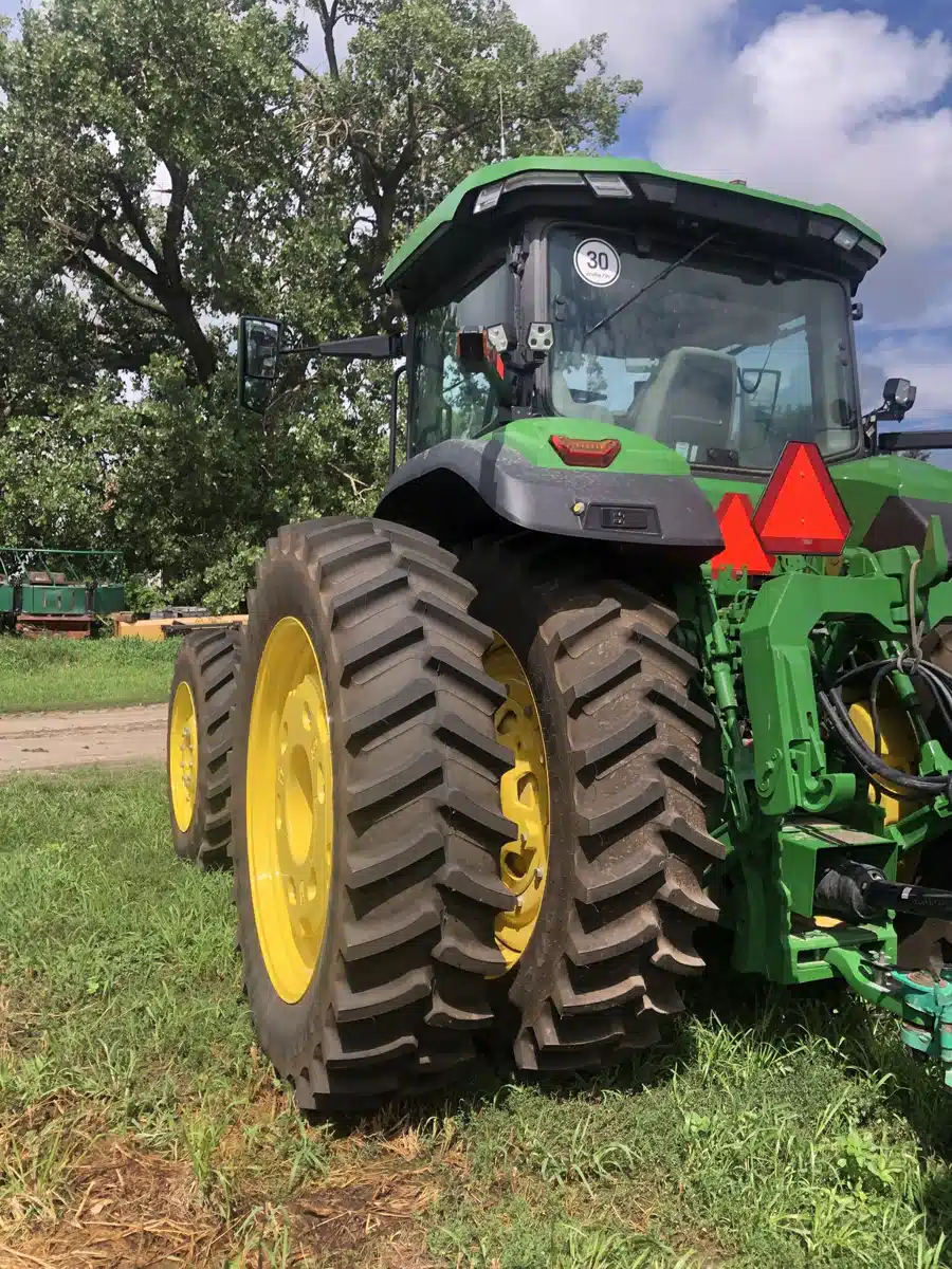 Gallery image 2 for 2025 John Deere 8R 370 Tractor