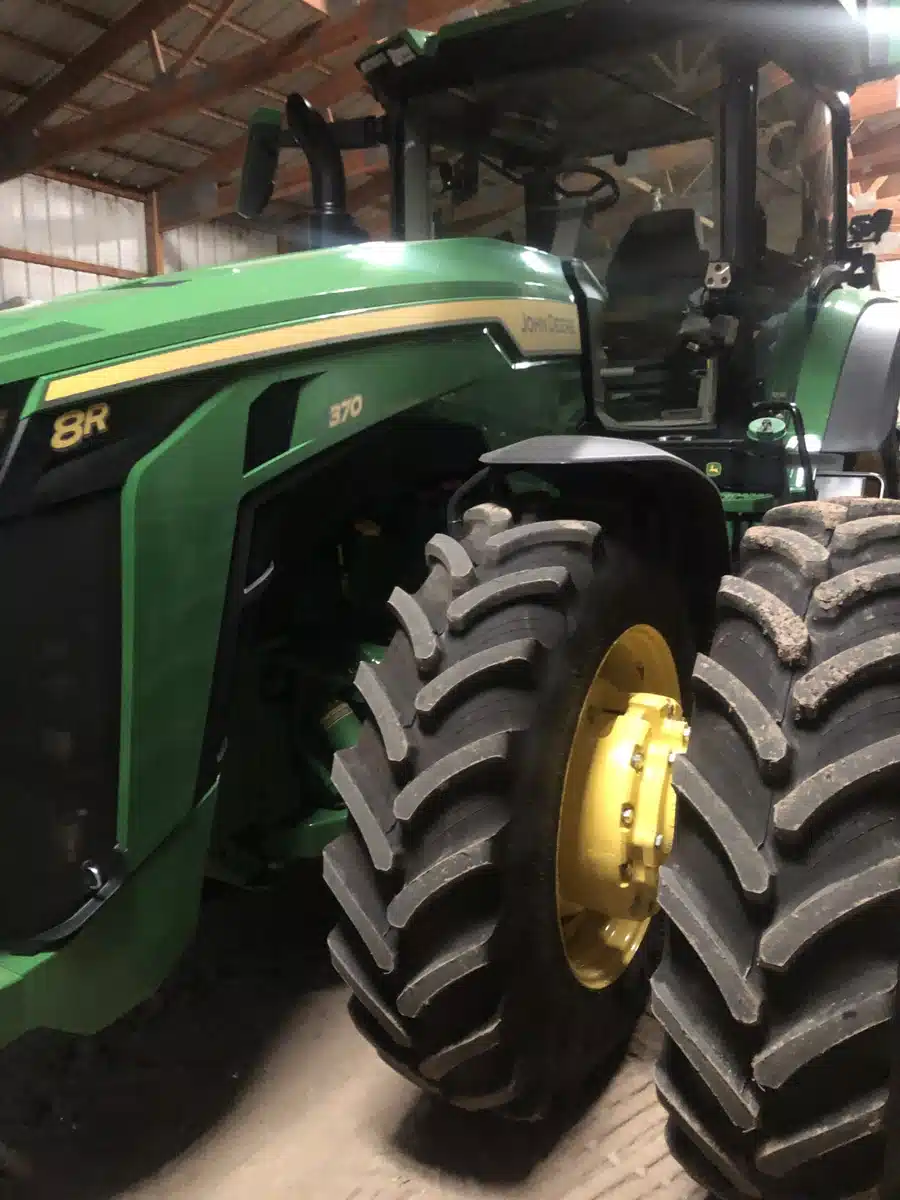 Gallery image 2 for Used 2025 John Deere 8R 370 Tractor