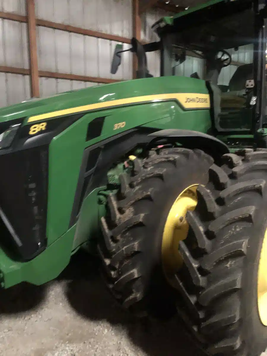 Gallery image 2 for 2025 John Deere 8R 370 Tractor