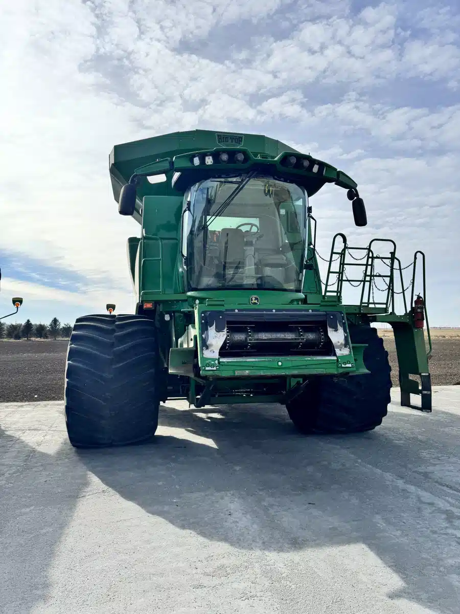 Gallery image 2 for Used 2022 John Deere S780 Combine