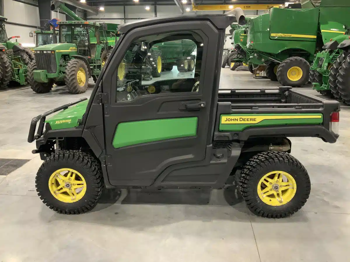 Gallery image 2 for 2021 John Deere XUV 835M Utility Vehicle