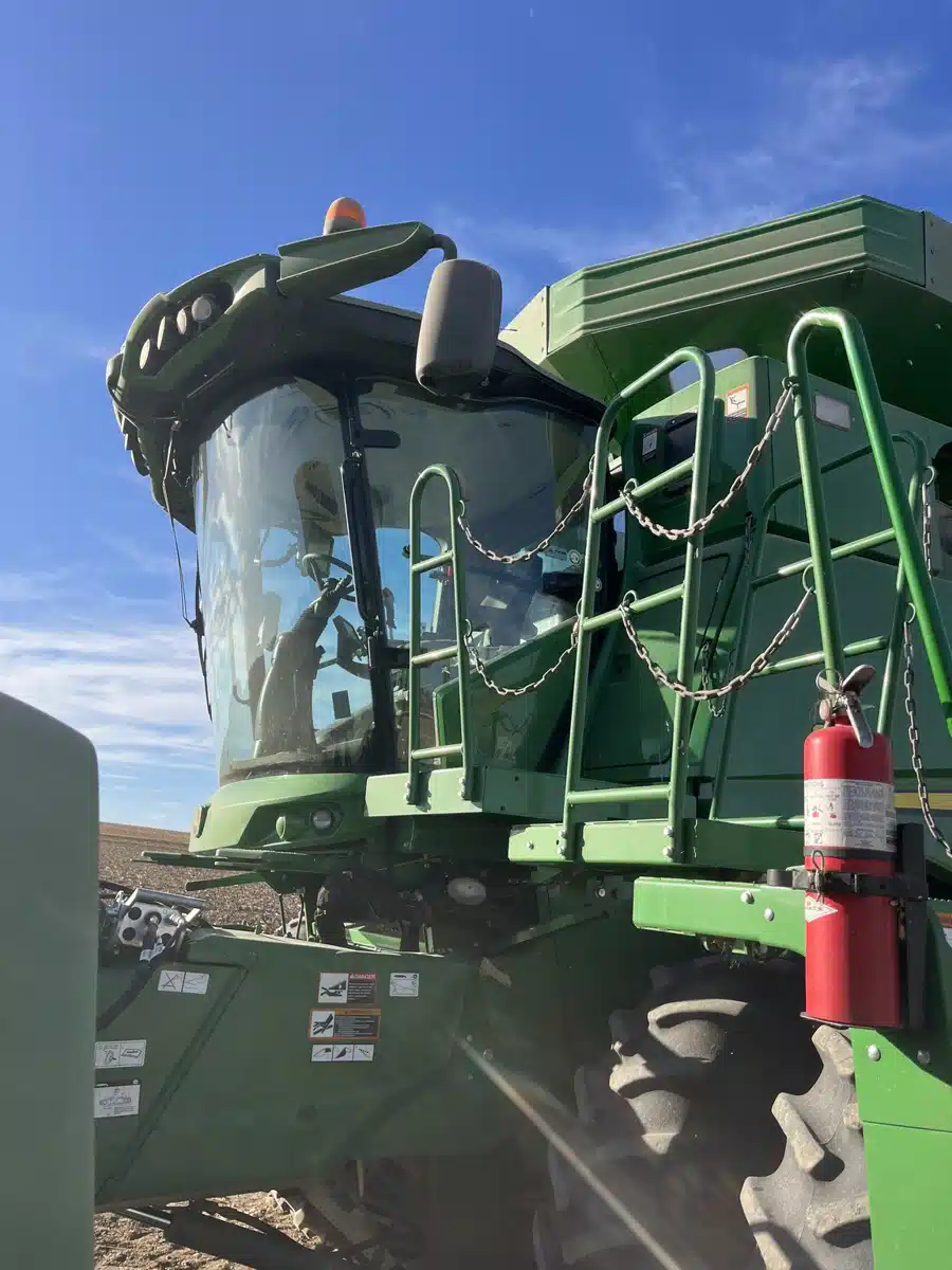 Gallery image 2 for 2015 John Deere S660 Combine