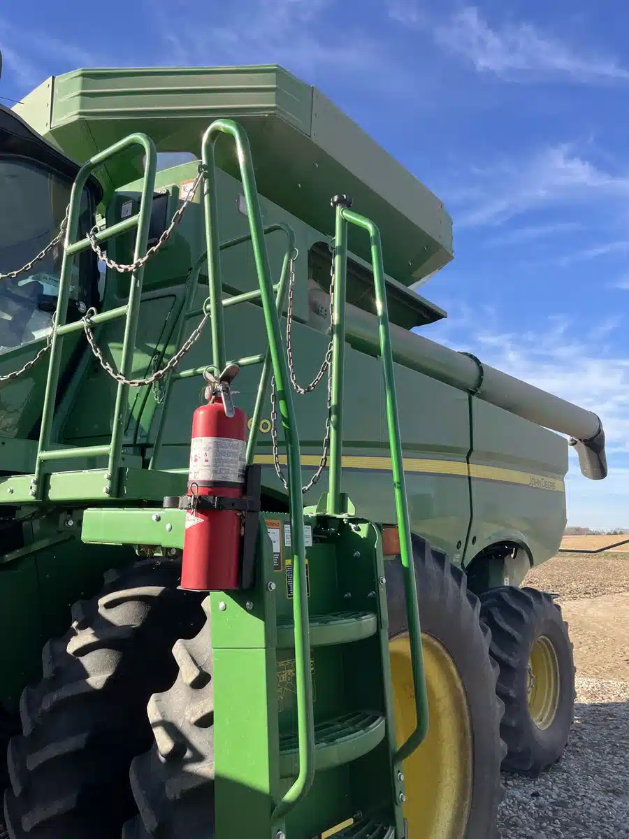 Used 2015 John Deere S660 Combine