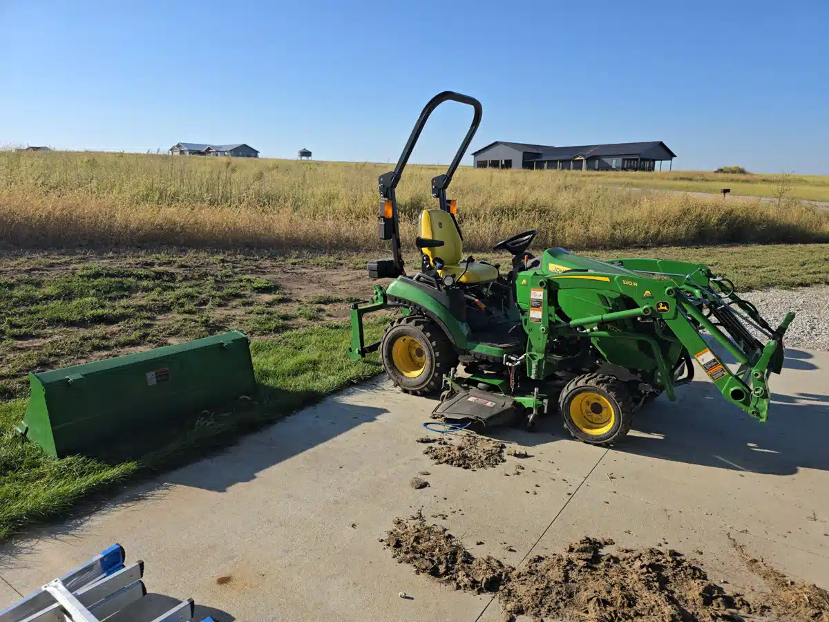 Gallery image 2 for Used 2024 John Deere 54D Mower Deck