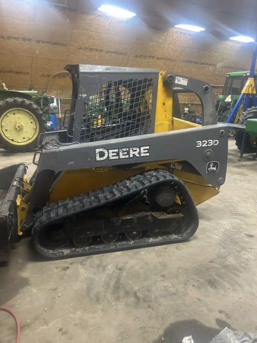 Gallery image 2 for Used 2012 John Deere 323D Track Loader