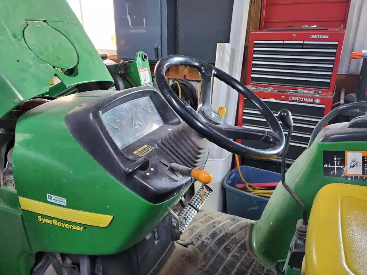 Gallery image 2 for 1998 John Deere 4400 Tractor