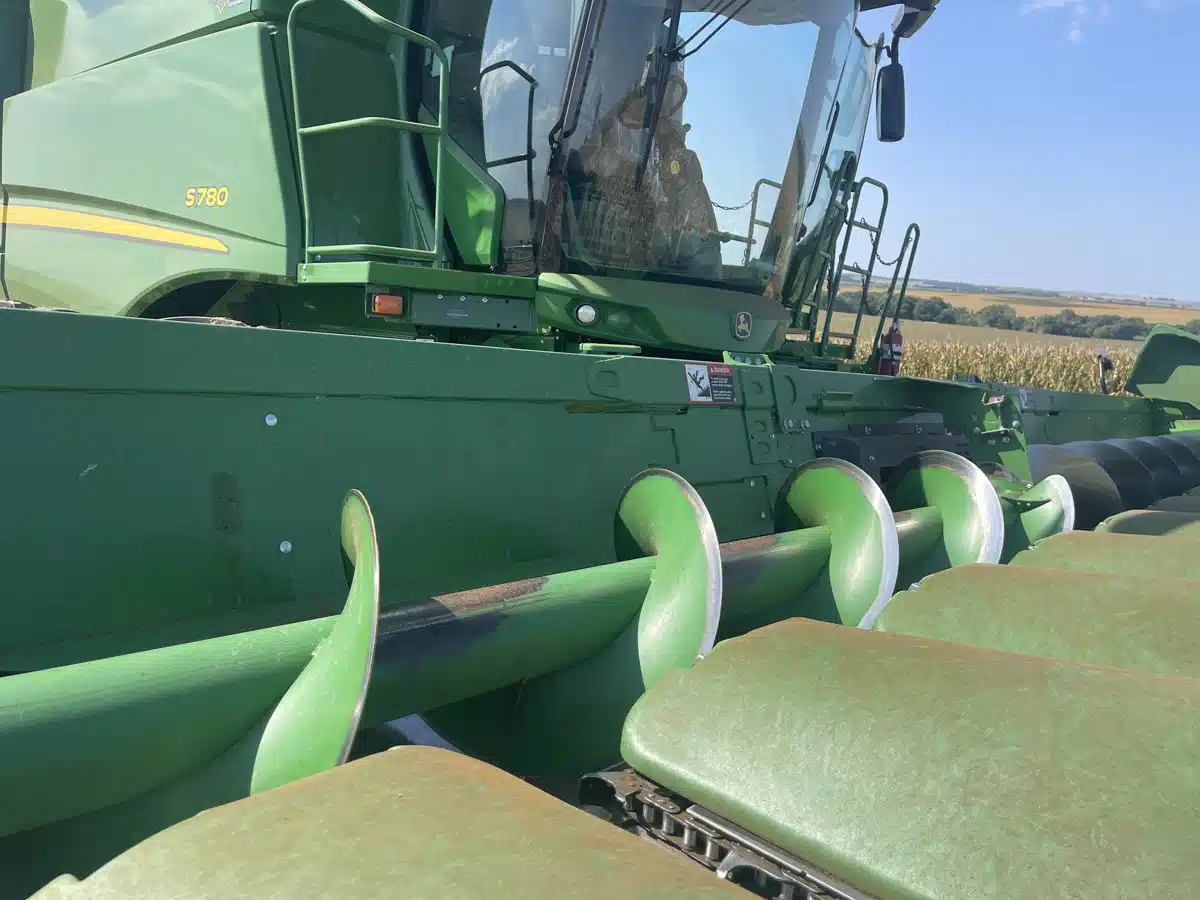 Gallery image 2 for Used 2022 John Deere CR 12 Header - Row Crop