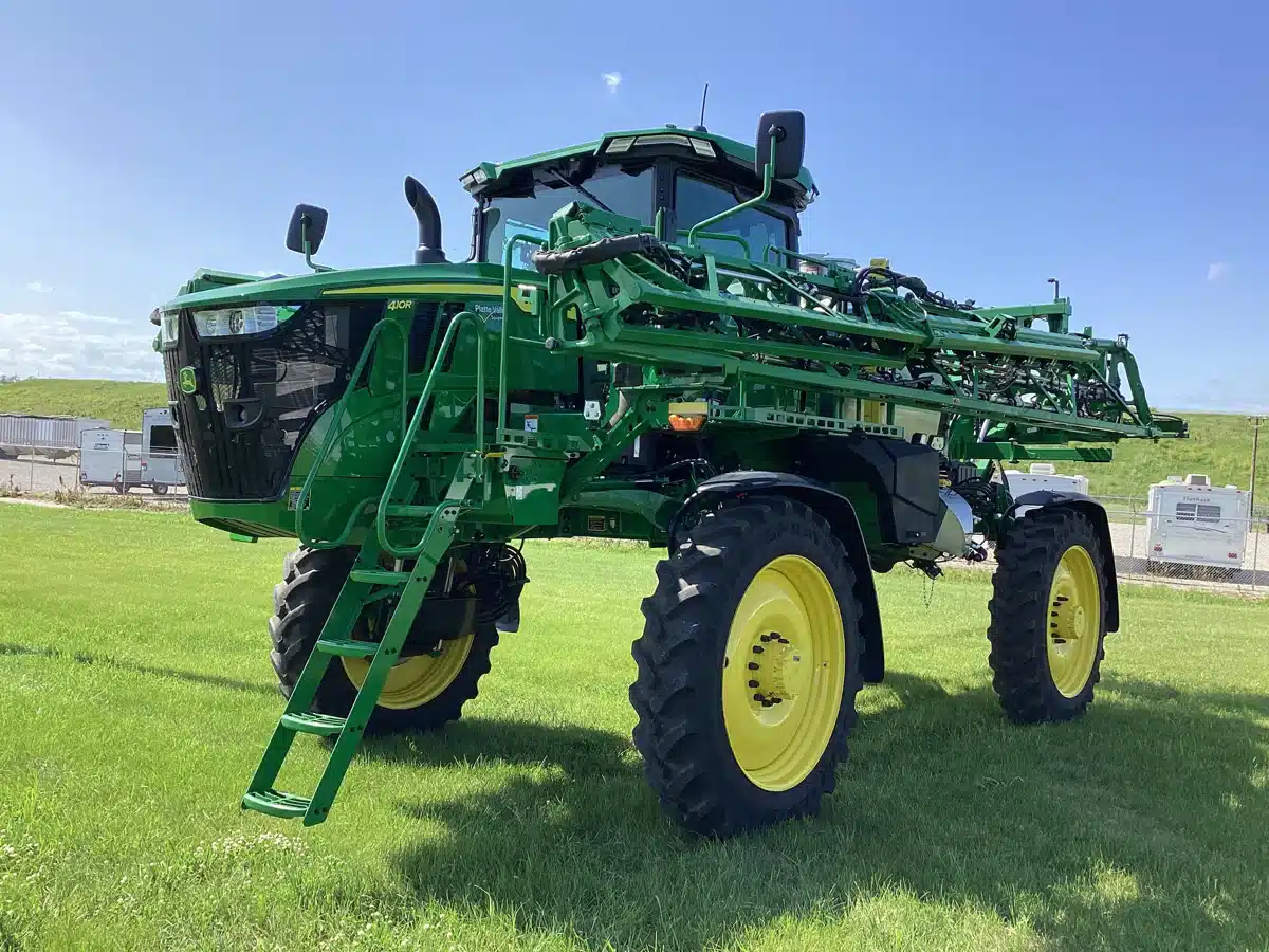 Gallery image 2 for Used 2024 John Deere 410R Sprayer - Self Propelled