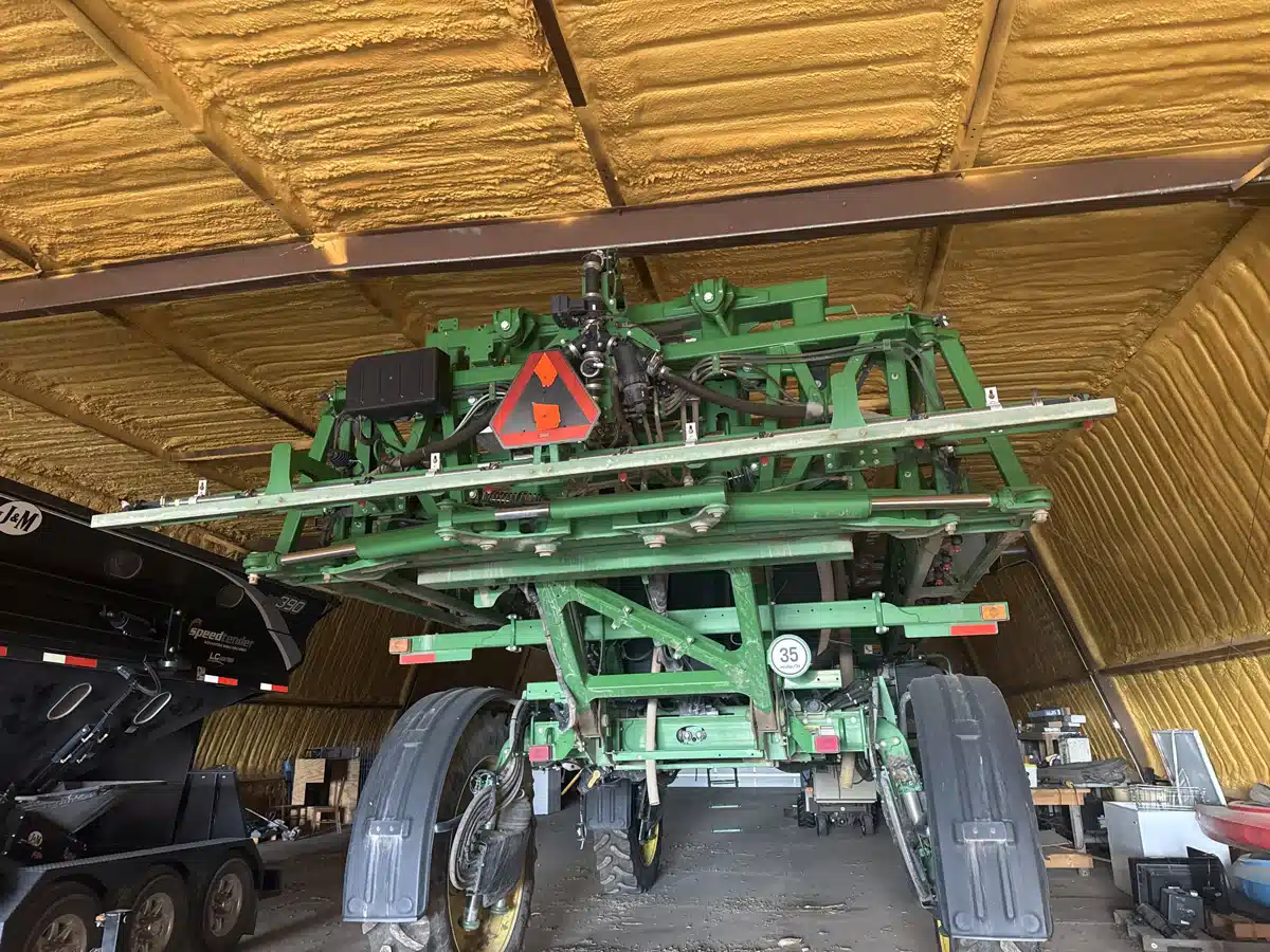 Gallery image 2 for Used 2016 John Deere R4038 Sprayer - Self Propelled