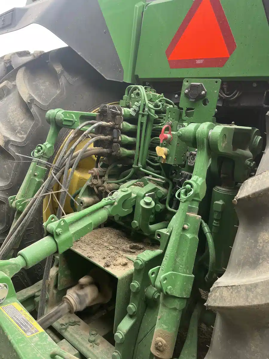 Gallery image 2 for 2025 John Deere 8R 250 Tractor