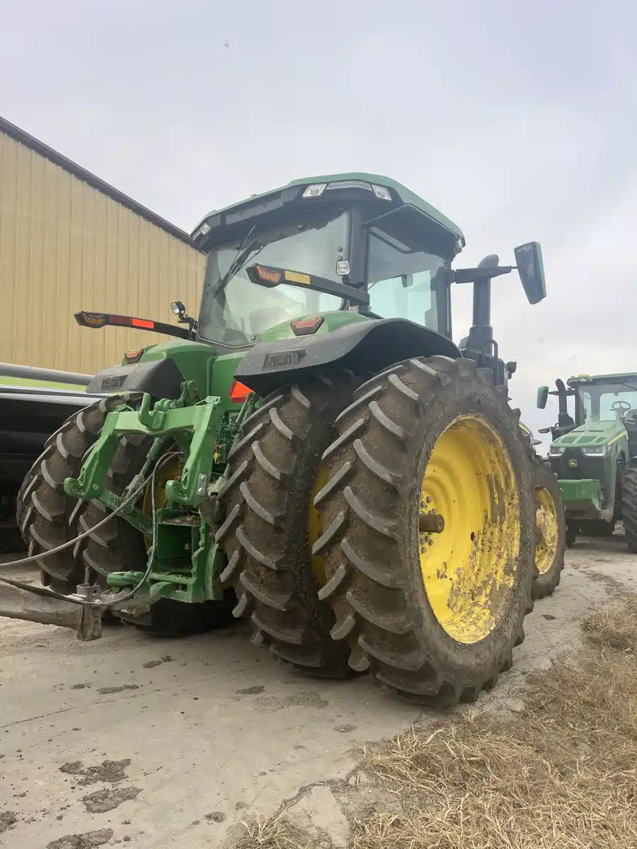 Gallery image 2 for Used 2025 John Deere 8R 250 Tractor