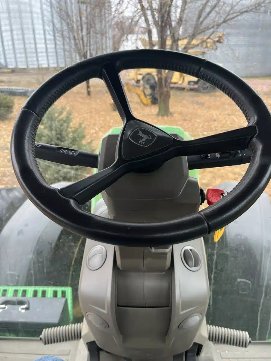 Gallery image 2 for Used 2023 John Deere 8R 370 Tractor