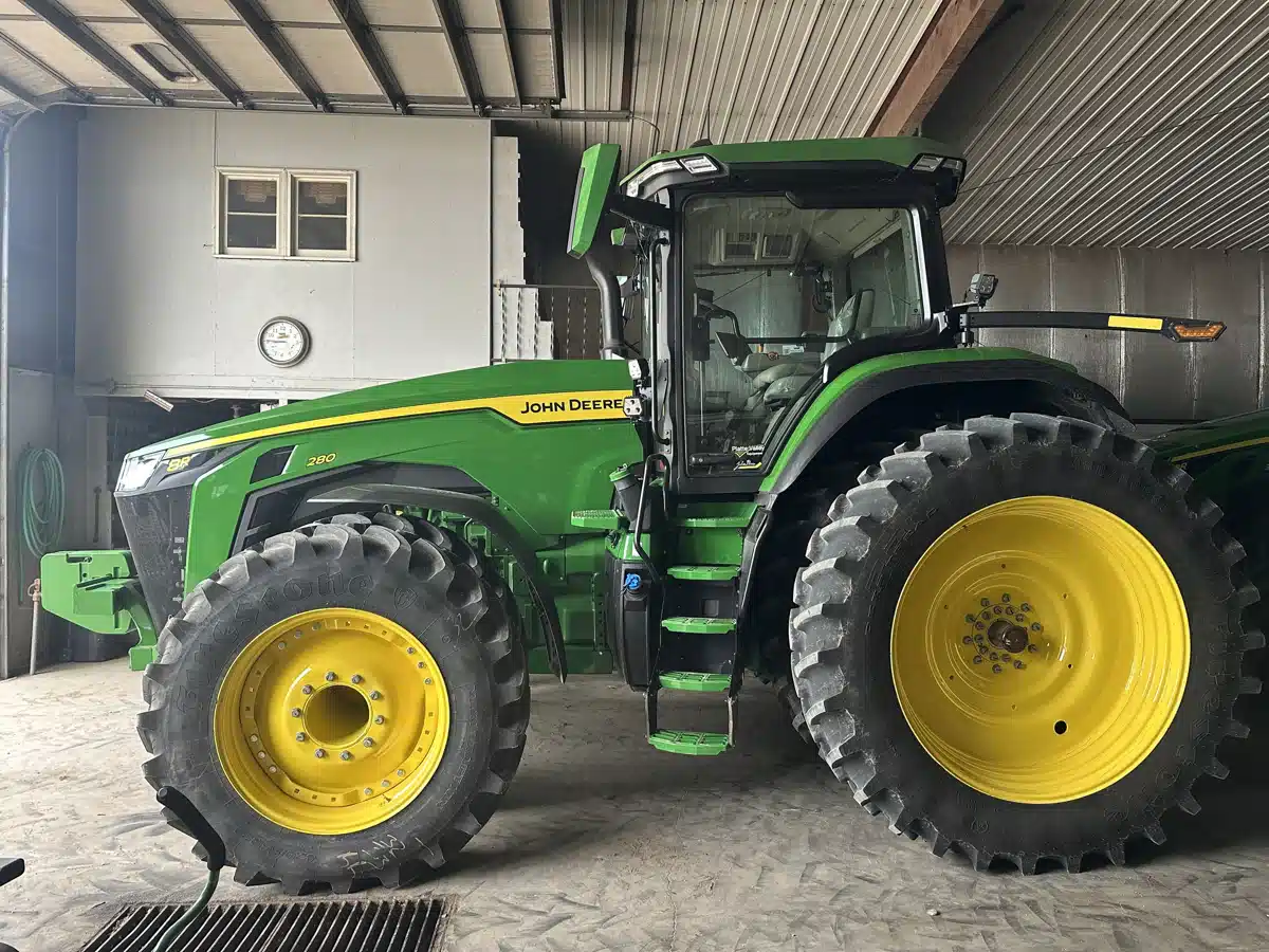 Gallery image 2 for 2025 John Deere 8R 280 Tractor