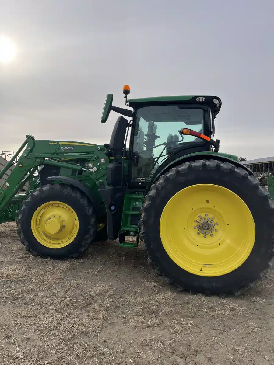 Photo de la Galerie 2 pour 2025 John Deere 6R 250 Tracteur