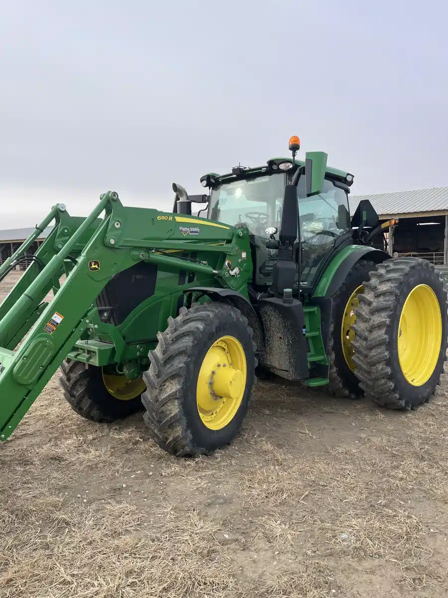 Photo de la Galerie 1 pour 2025 John Deere 6R 250 Tracteur