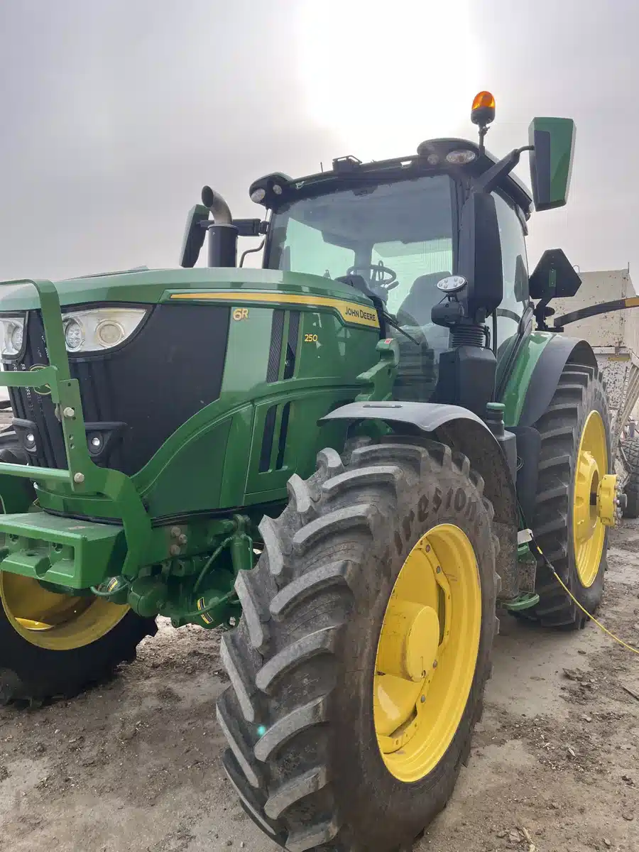 Gallery image 1 for 2025 John Deere 6R 250 Tractor