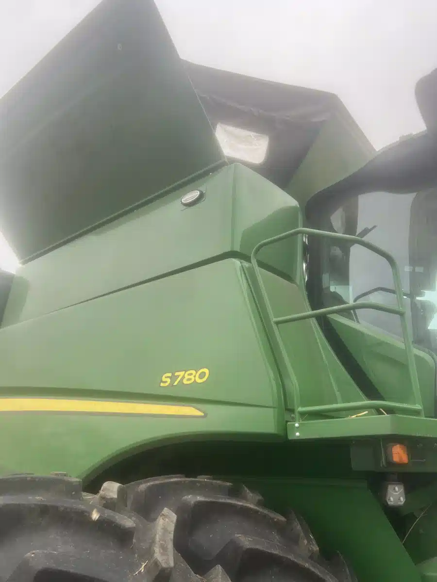 2024 John Deere S780 Combine