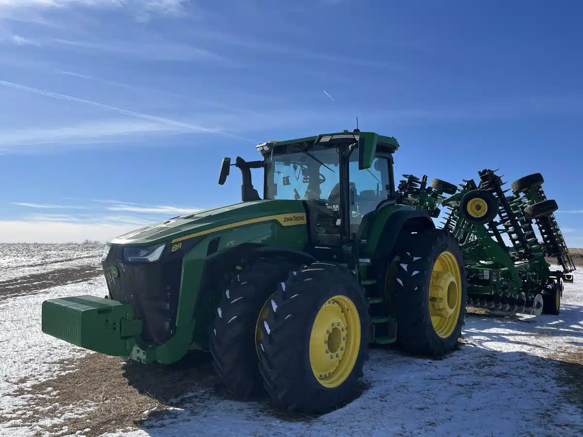 Gallery image 1 for 2025 John Deere 8R 370 Tractor