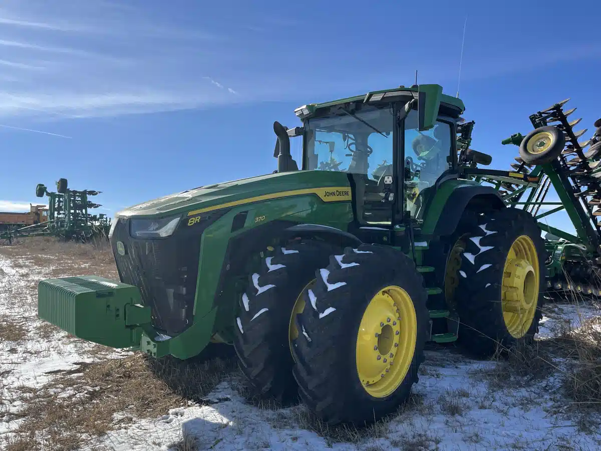 Gallery image 1 for 2025 John Deere 8R 370 Tractor