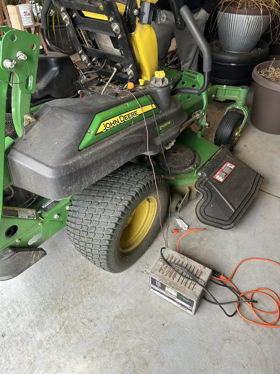 2013 John Deere Z920M Mower - Zero Turn