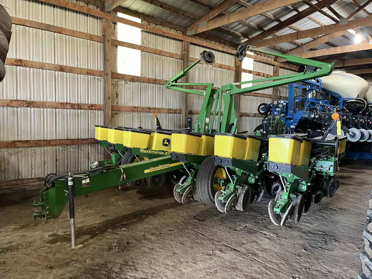 2013 John Deere 1760 Planter