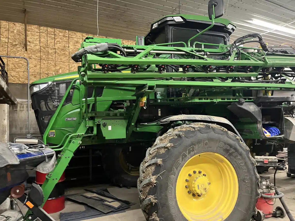 Gallery image 2 for 2023 John Deere 412R Sprayer - Self Propelled