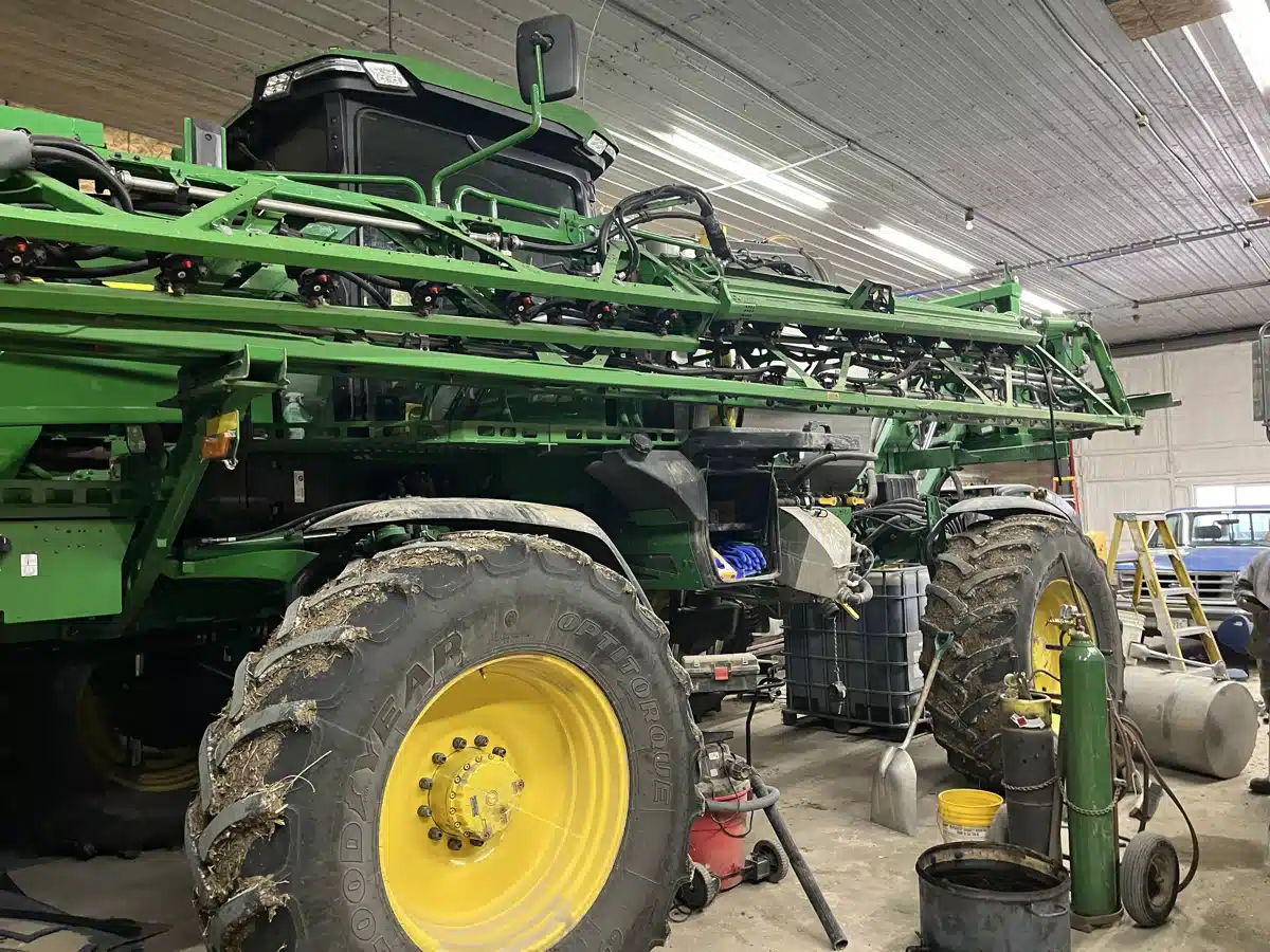 Gallery image 1 for 2023 John Deere 412R Sprayer - Self Propelled