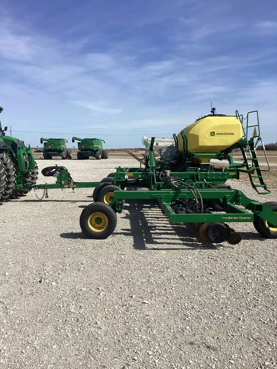 Photo de la Galerie 2 pour 2020 John Deere N540C Semoir à air
