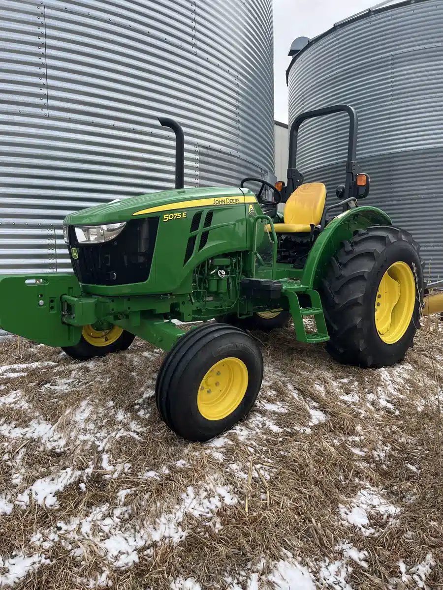 Gallery image 1 for 2023 John Deere 5075E Tractor