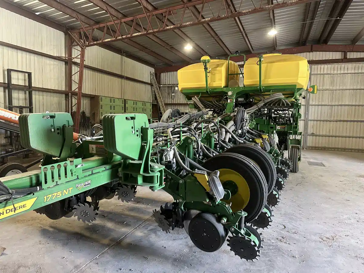 Gallery image 1 for 2025 John Deere 1775NT Planter