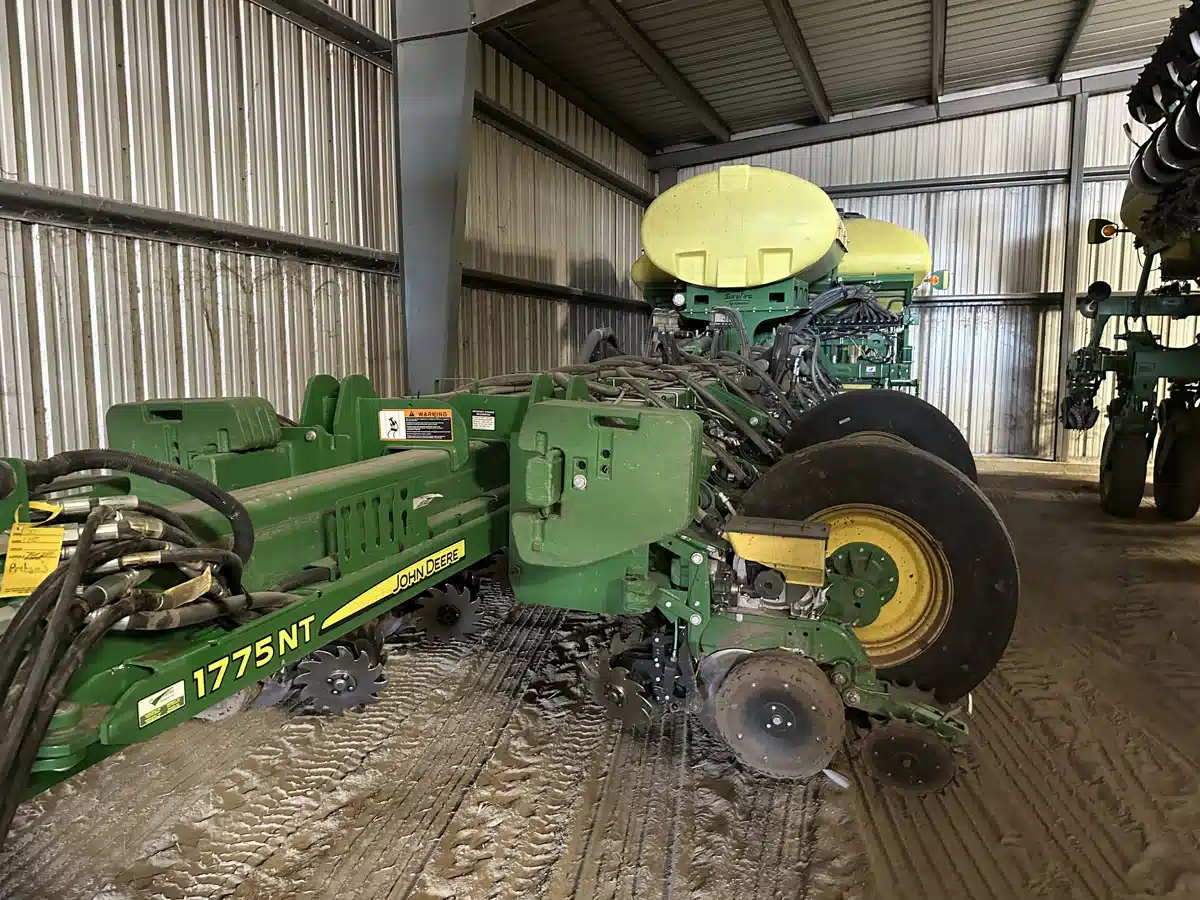 Gallery image 1 for 2019 John Deere 1775NT Planter