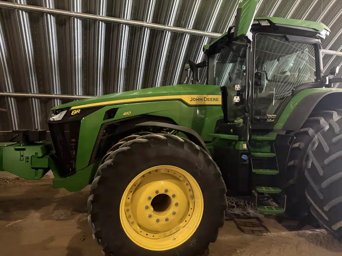 Gallery image 1 for 2025 John Deere 8R 410 Tractor