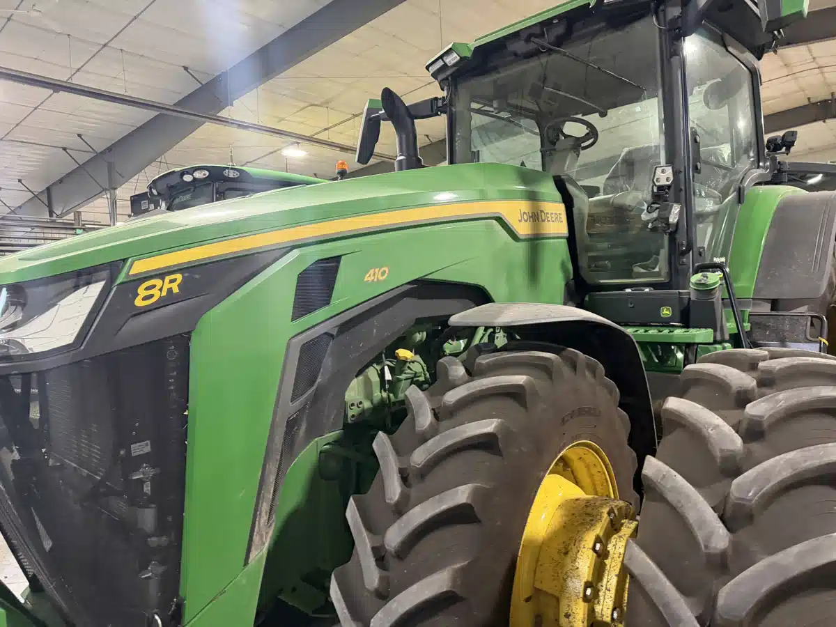 Photo de la Galerie 1 pour 2025 John Deere 8R 410 Tracteur