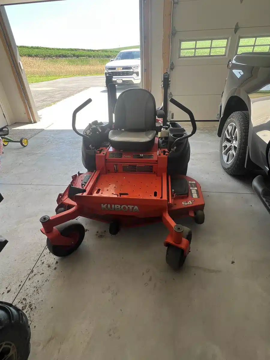 Gallery image 1 for 2018 Kubota Z421KW Mower - Zero Turn