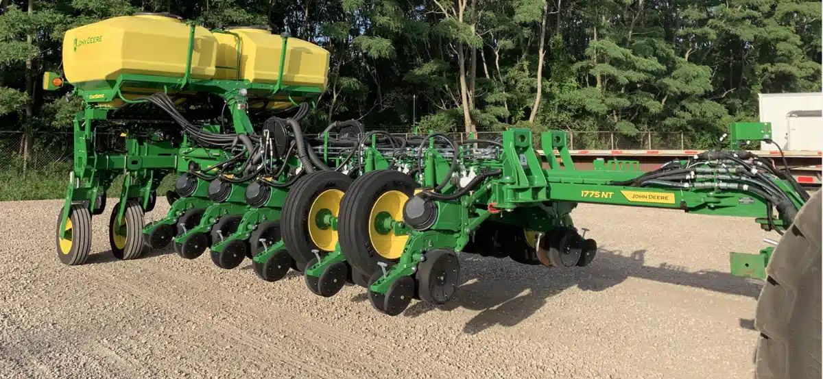 Gallery image 1 for 2024 John Deere 1775NT Planter