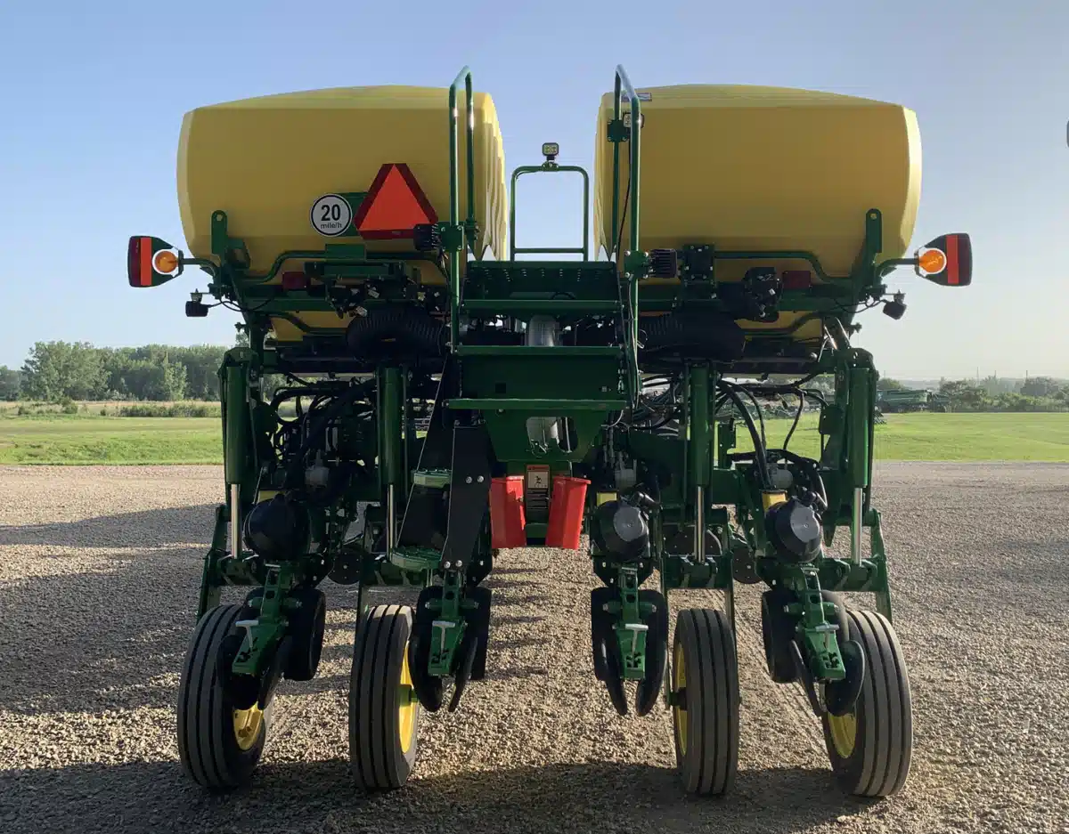 Gallery image 2 for 2024 John Deere 1775NT Planter