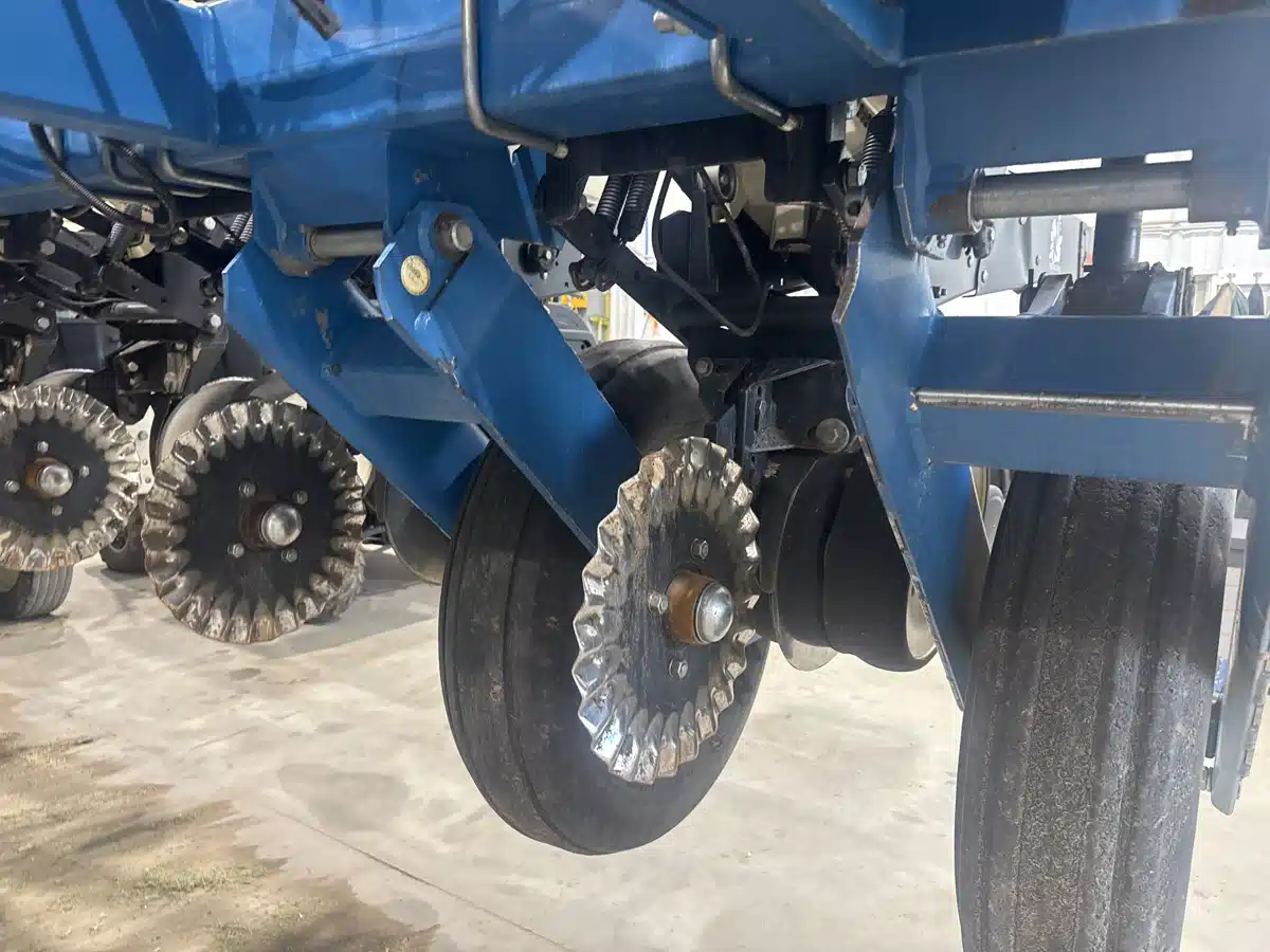 Gallery image 1 for 2007 Kinze 3600 Planter