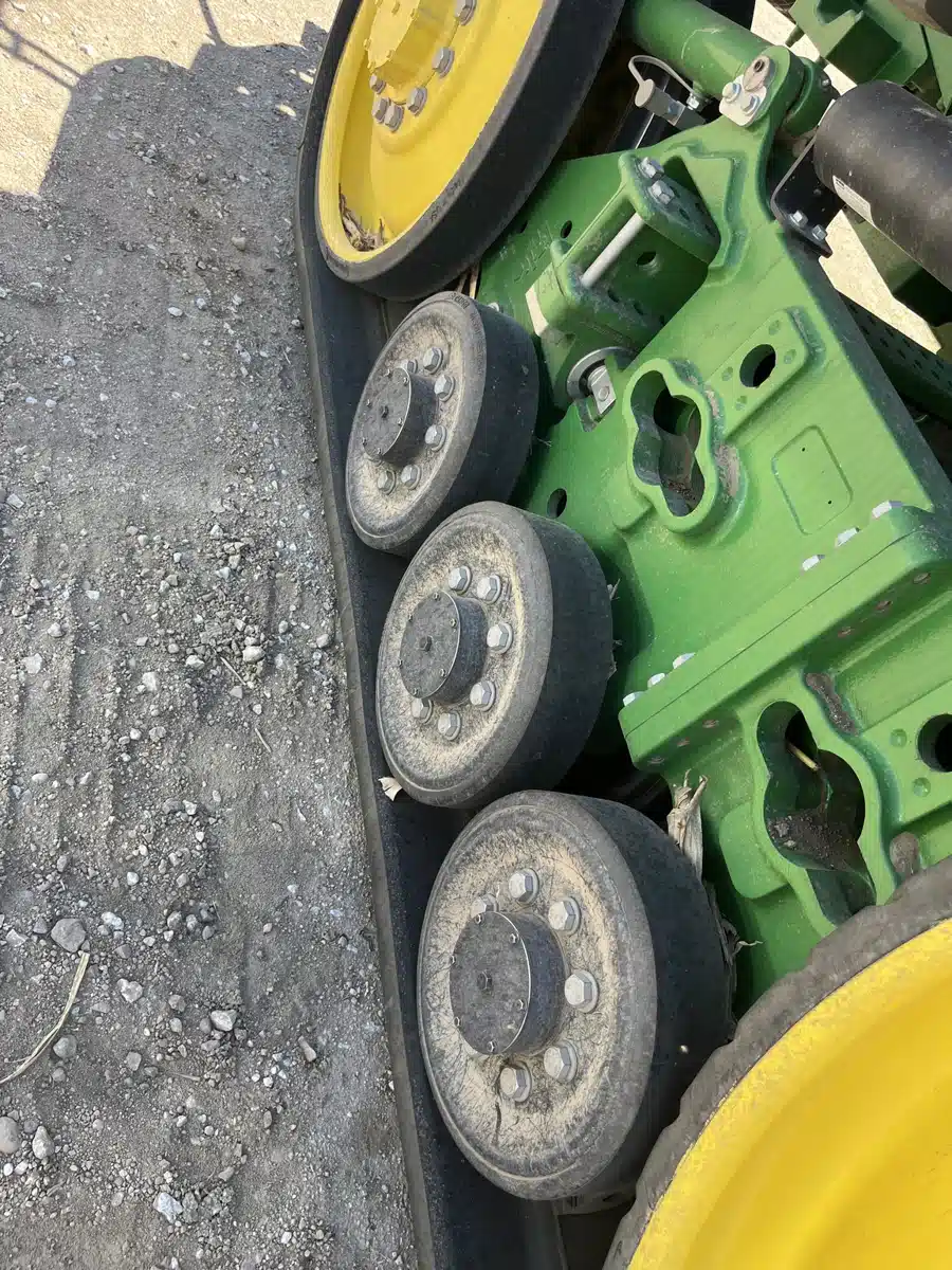 Gallery image 2 for 2023 John Deere 8RT 370 Tractor