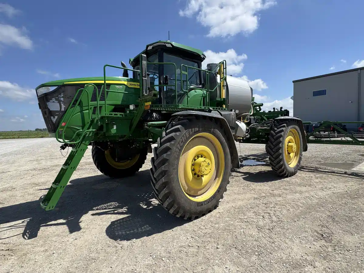 Gallery image 1 for 2024 John Deere 616R Sprayer - Self Propelled