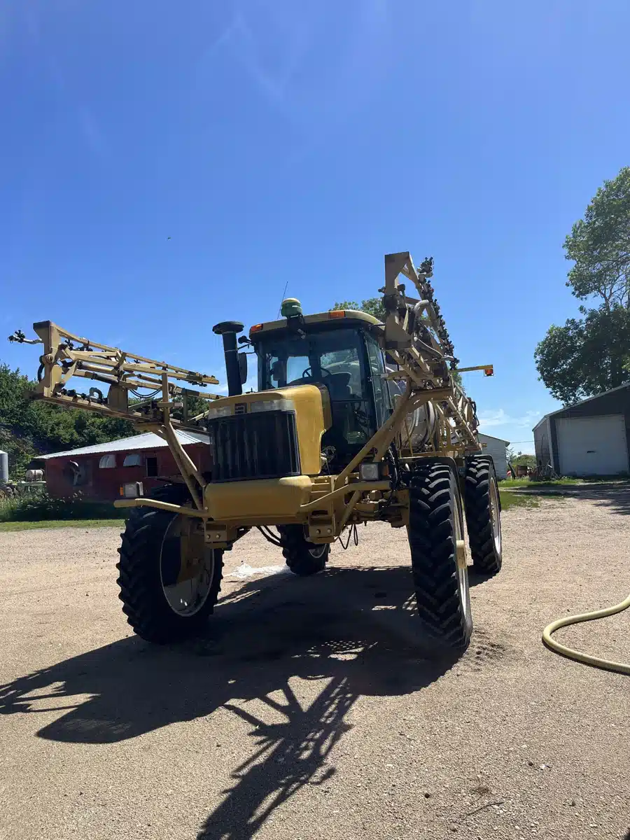 Gallery image 2 for 2006 RoGator 1254 Sprayer - Self Propelled